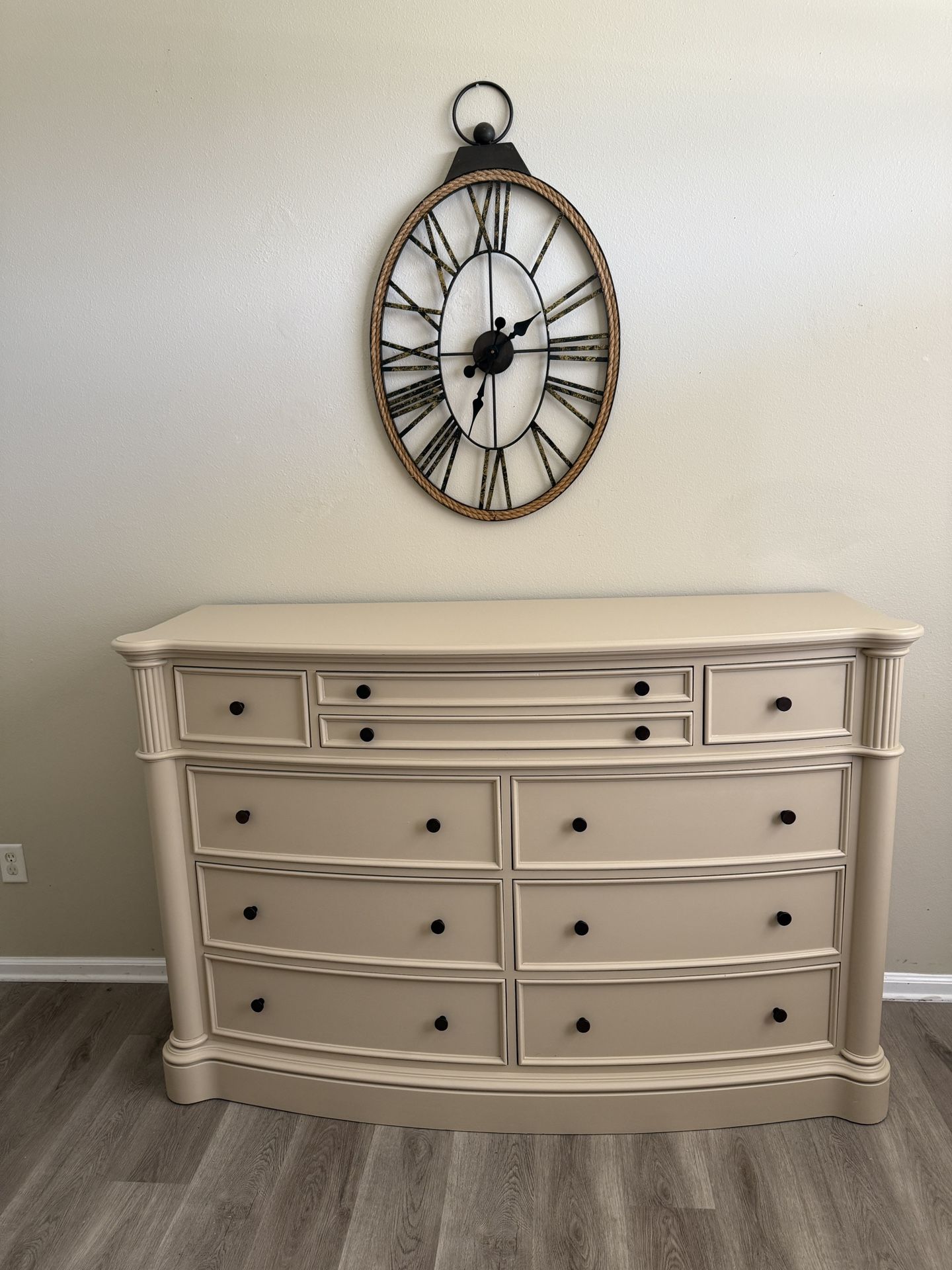 10-Drawer Solid Wood King Dresser