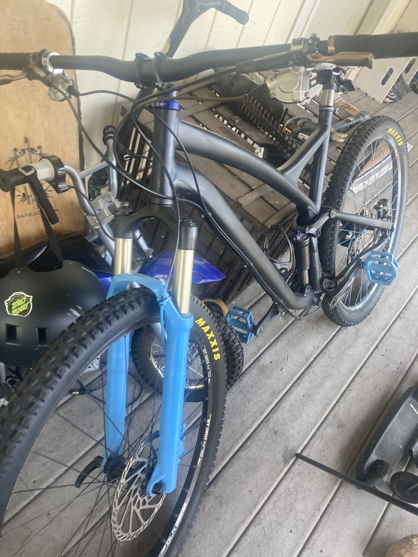 Full suspension mountain bike Perfect Condition 