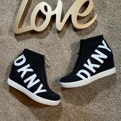 DKNY Catelin Wedge Booties
