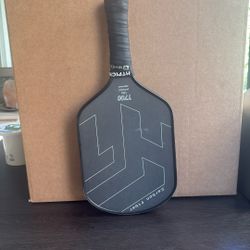 T700 Carbon Fiber Pickleball Paddle 