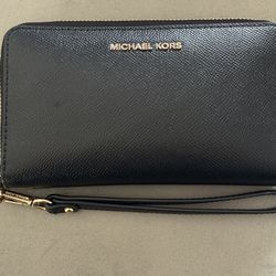 MICHAEL KORS Large Pebbled Leather Smartphone Wristlet Wallet