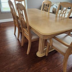 Dining  Room Table And Hutch