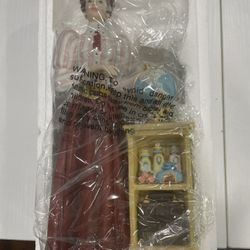 Women Statue 
