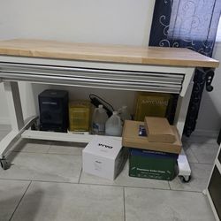 Work Bench Husky 52'