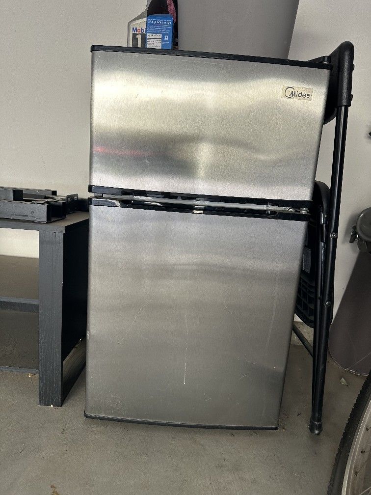 Mini Fridge/Freezer
