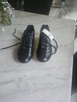 New Adidas Mens Soccer Cleats Size 11