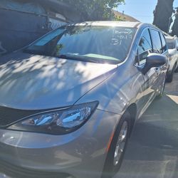 2017 Chrysler Pafica