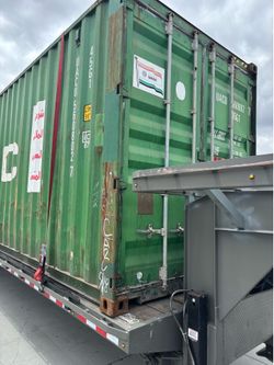 Shipping containers 🫙