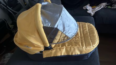 Uppa baby travel bassinet