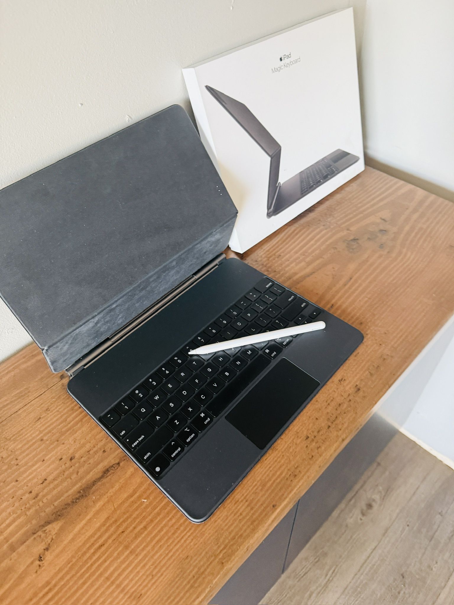 Magic Keyboard And Apple Pencil For iPad Pro 12.9