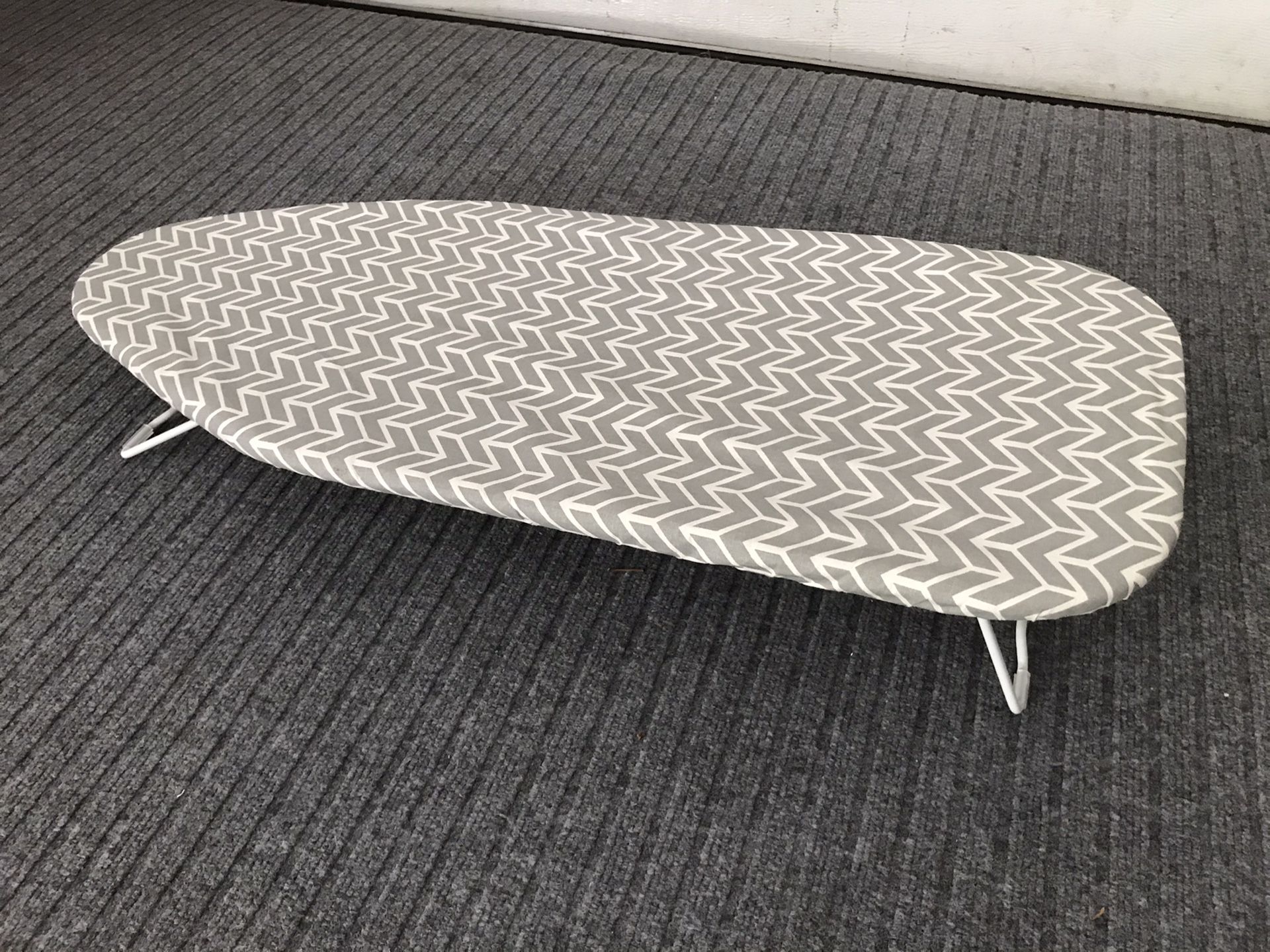 Mini iron stand