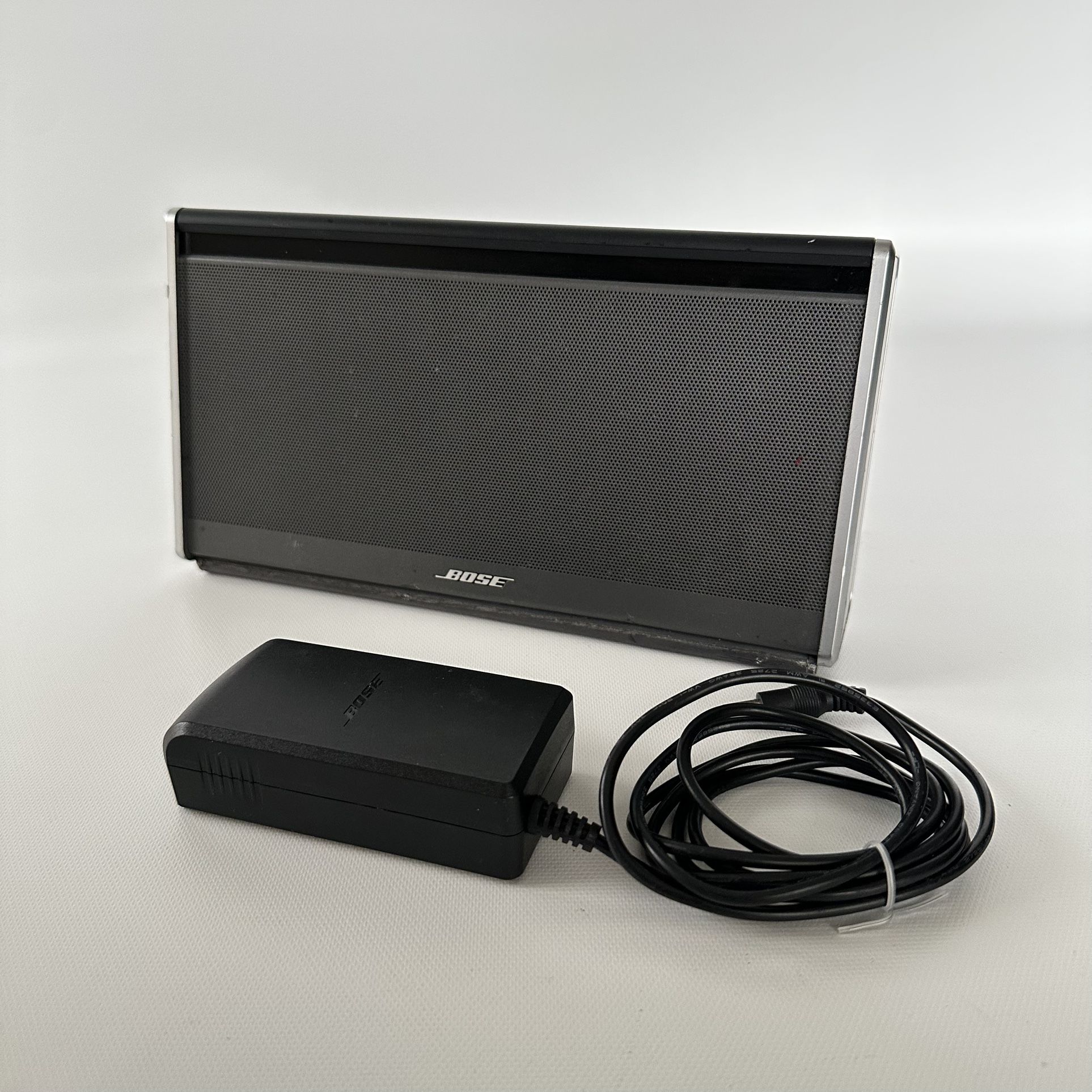 Bose Soundlink 404600 Bluetooth Wireless Mobile Speaker TESTED WITH CHARGER