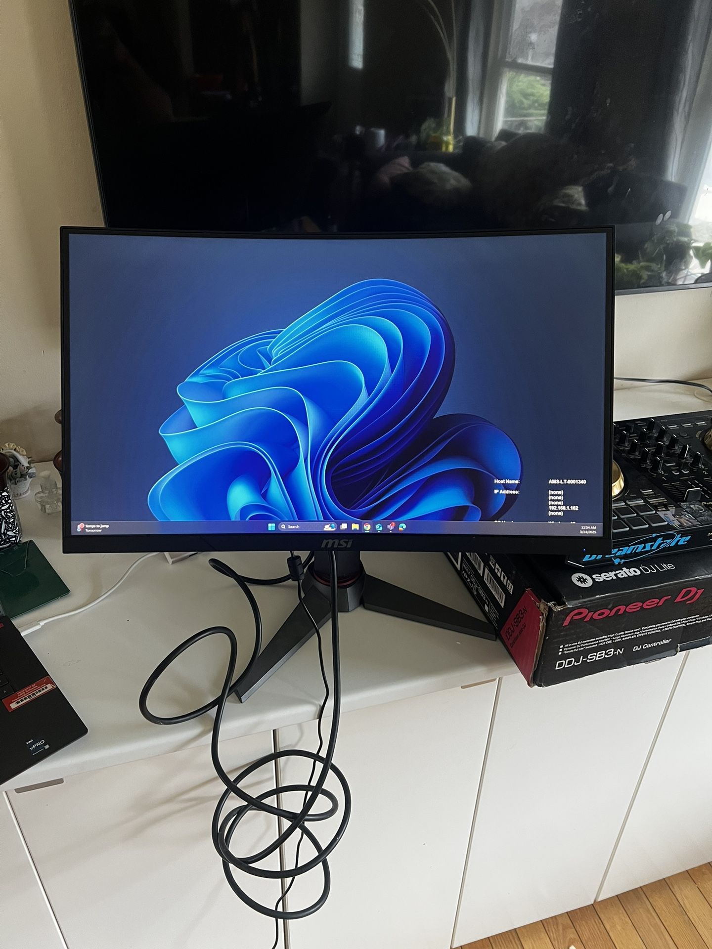 24in Optic MAG241c MSI Curved 144hz monitor w/ Desk Arm