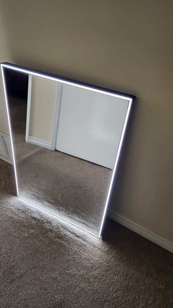 32" X 22" Lighted Mirror 