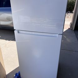 Vissani 14.2 cu. ft. Top Freezer Refrigerator in White,