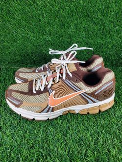 Size 9.5 - Nike Air Zoom Vomero 5 Wheat Grass