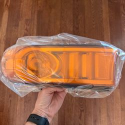 Turn Signal Light Plastic Lens Cover For 2007-2011 Toyota FJ Cruiser Passenger Side