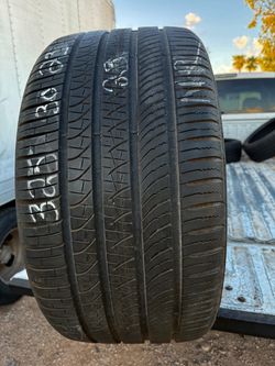 325/30/23 95% PIRELLI TIRE