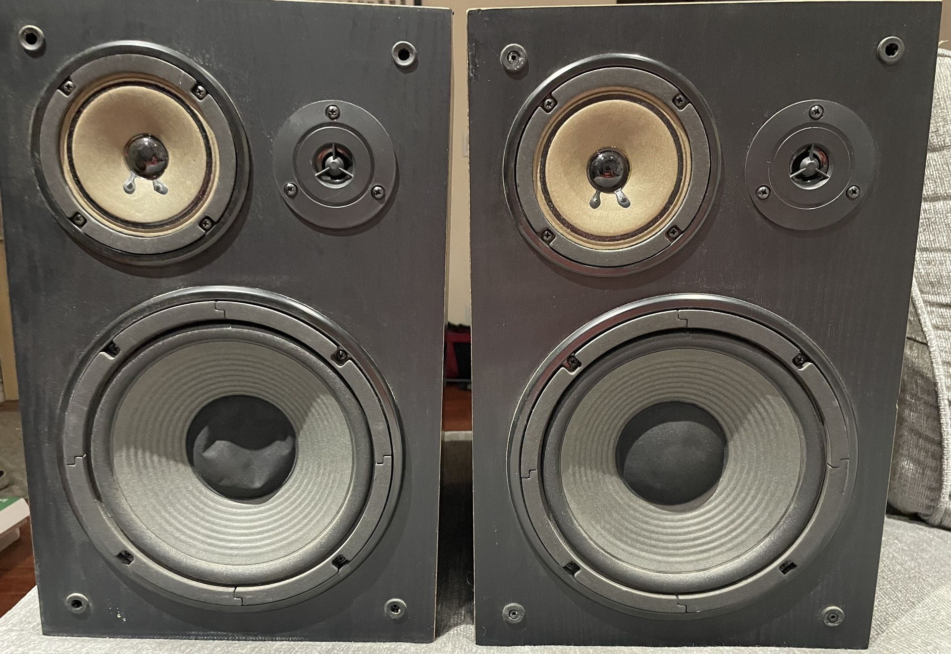 Yamaha Bookshelf Speakers