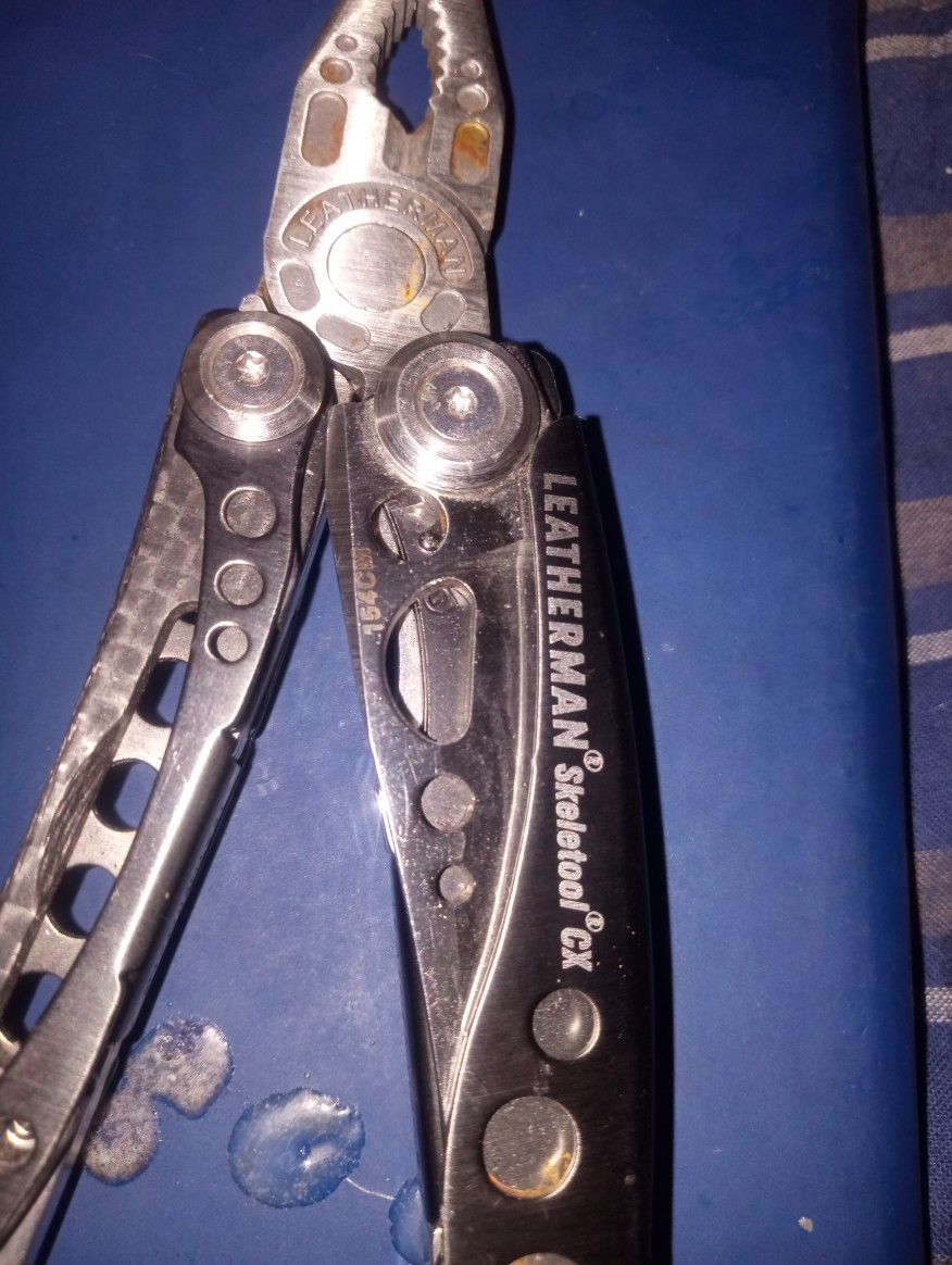 LEATHERMAN SKELETOOL CX MULTI TOOL
