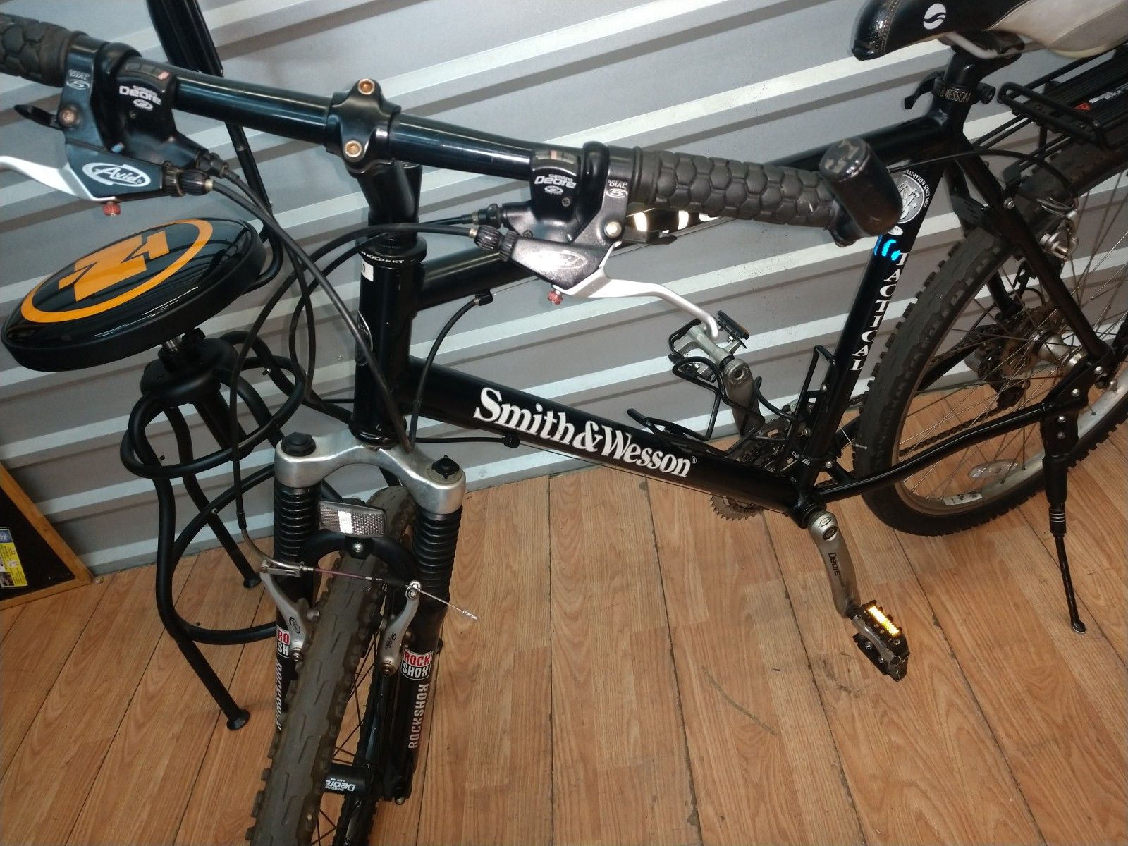 BIKE, Smith and Wesson Custom 27 speed Police Force Mountain Bike