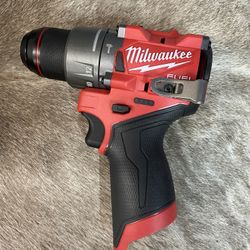 Milwaukee M12 Hammer Drill 