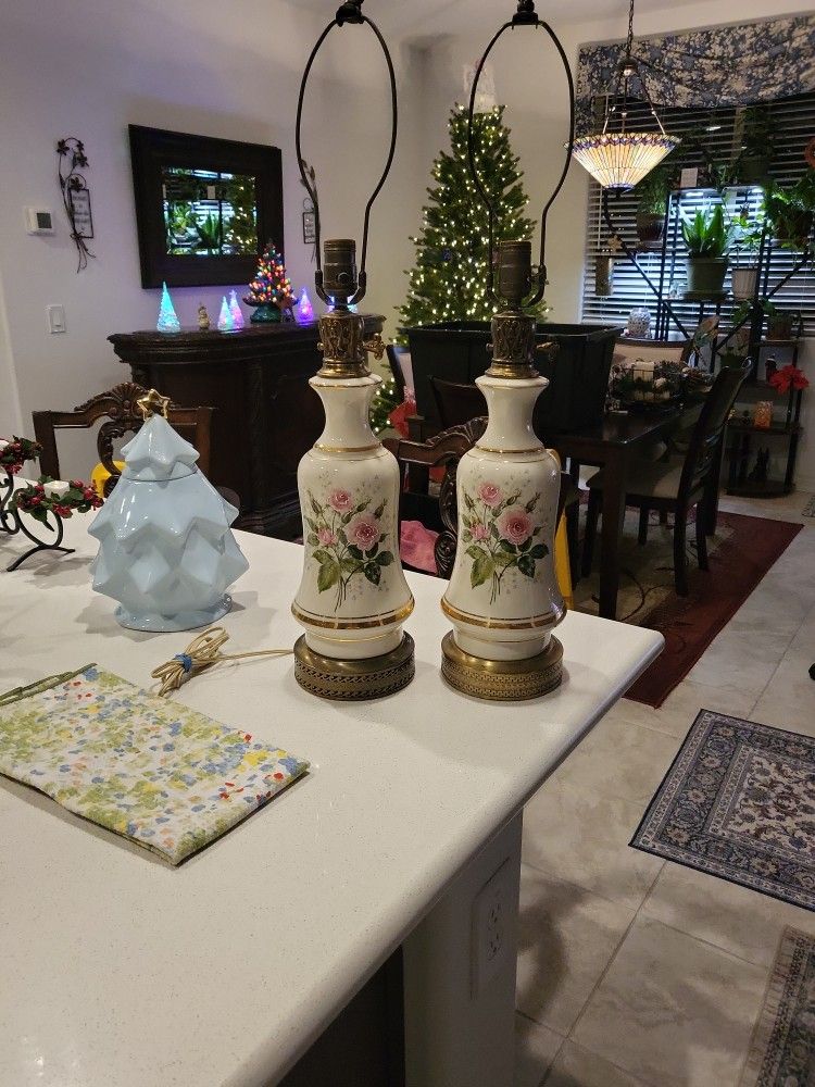 Pair of Vintage Porcelan Lamps
