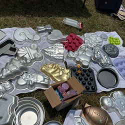 Cake Pans And Deco mesh