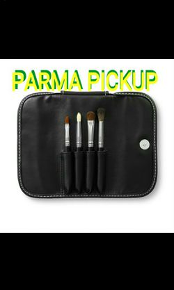 NEW Bh Cosmetics Travel 4-Pc Eyeshadow Brush Set & Travel Case - $5 - PARMA PICKUP
