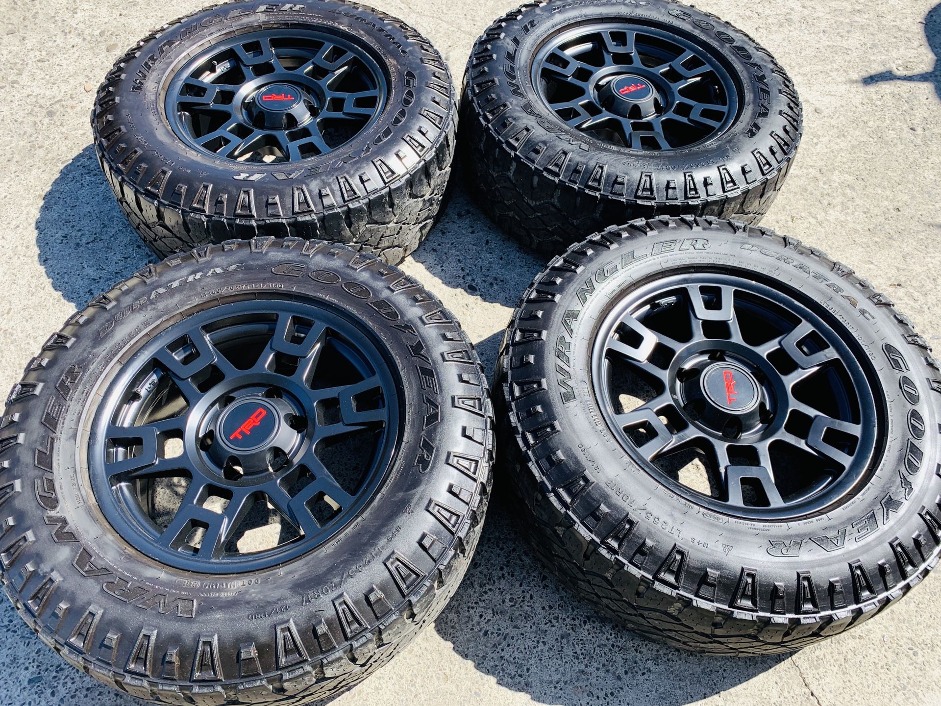 17” Brand new Trd style rims with good used mud tires 2657017 6 lug Chevy gmc Toyota