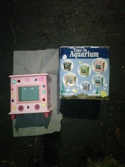 Tune In Aquarium Fish Tv House