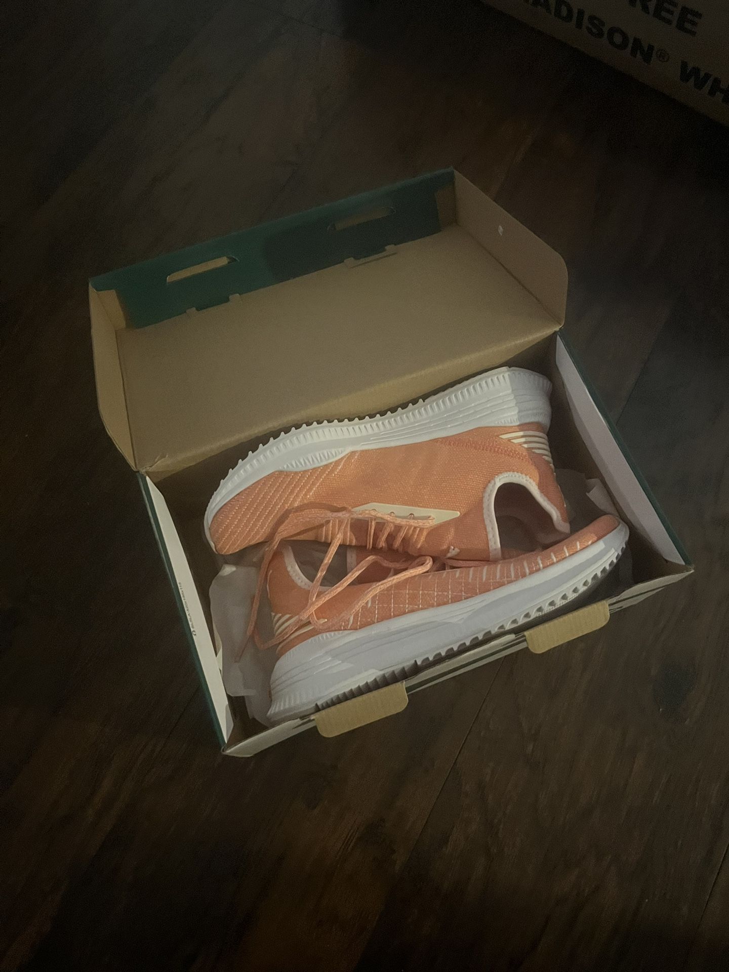 Puma AVID evoKnit Size Men’s 9/Womans 10.5