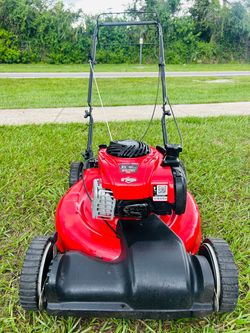 Troy-Bilt 21" Self propelled Walk-Behind Mower with Briggs & Stratton 550ex Engine
