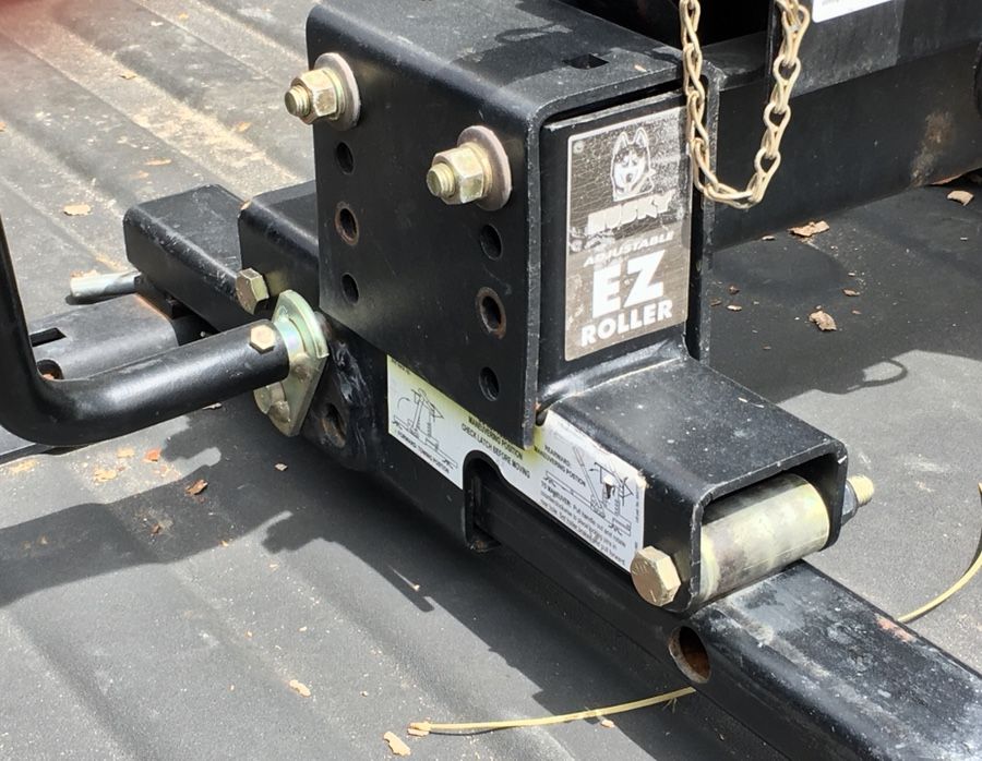 Husky 16K Adjustable EZ Roller Fifth Wheel Hitch for Sale in Temecula