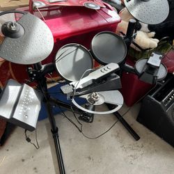 Yamaha Electric Drums W Amp