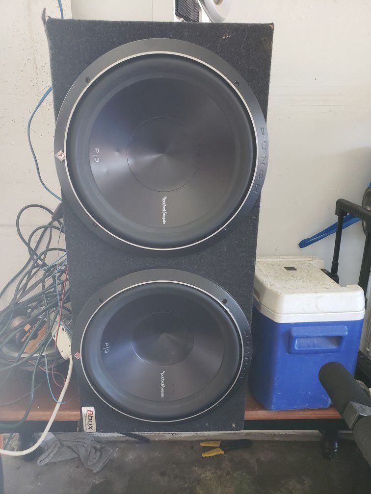 2 15" P3 Subwoofers In The Box New $400 & And The Amps Sold Separately.  $100 For The Jl & $350 Gor The 5k Taramp  .
