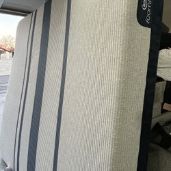 Blue 500 XT PLUSH  Memory Foam King Size Mattress By Serta