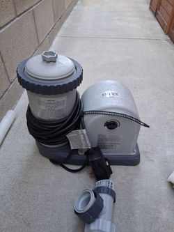 Pool pump with hose