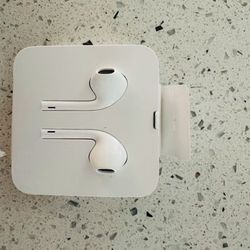 Apple EarPods Headphones with Lightning Connector