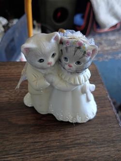 Vintage wedding cat bride and groom figuring ornament