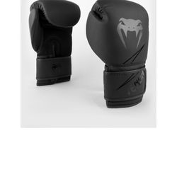 Venum Classic Boxing Gloves - Unisex - Black - 14 OZ BRAND NEW