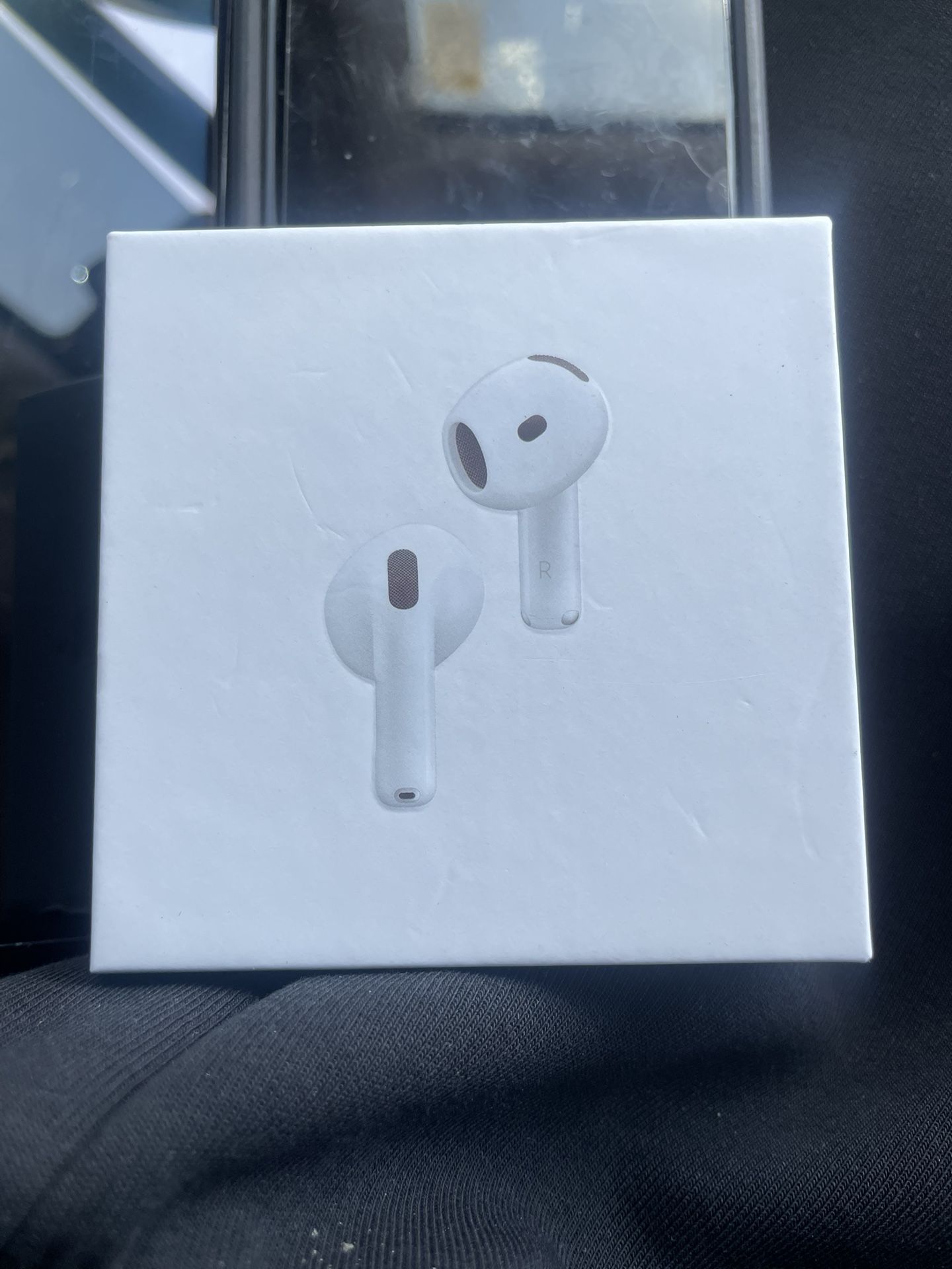 AirPods 4