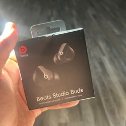 Beats Studio Buds