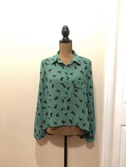 Women’s Green Blouse Size Large
