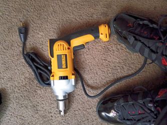 DEWALT 1/2-in Keyed Drill