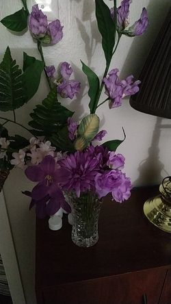 $8 flowers with handcut glass vase
