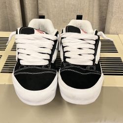 Vans Knu Skool Size 9.5