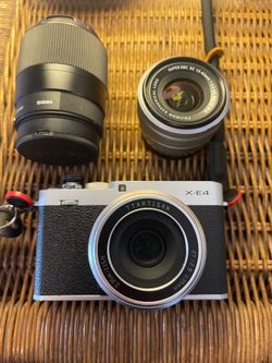 Fuji X-E4 with lenses