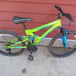 24" Mongoose "Spectra" 21-speed Bicycle 