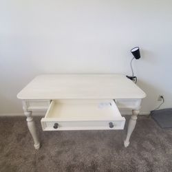 $200 THIS DESK WAS $395 WHEN I PURCHASED IT  A YEAR AGO. ITS LIKE NEW IN GREAT CONDITION